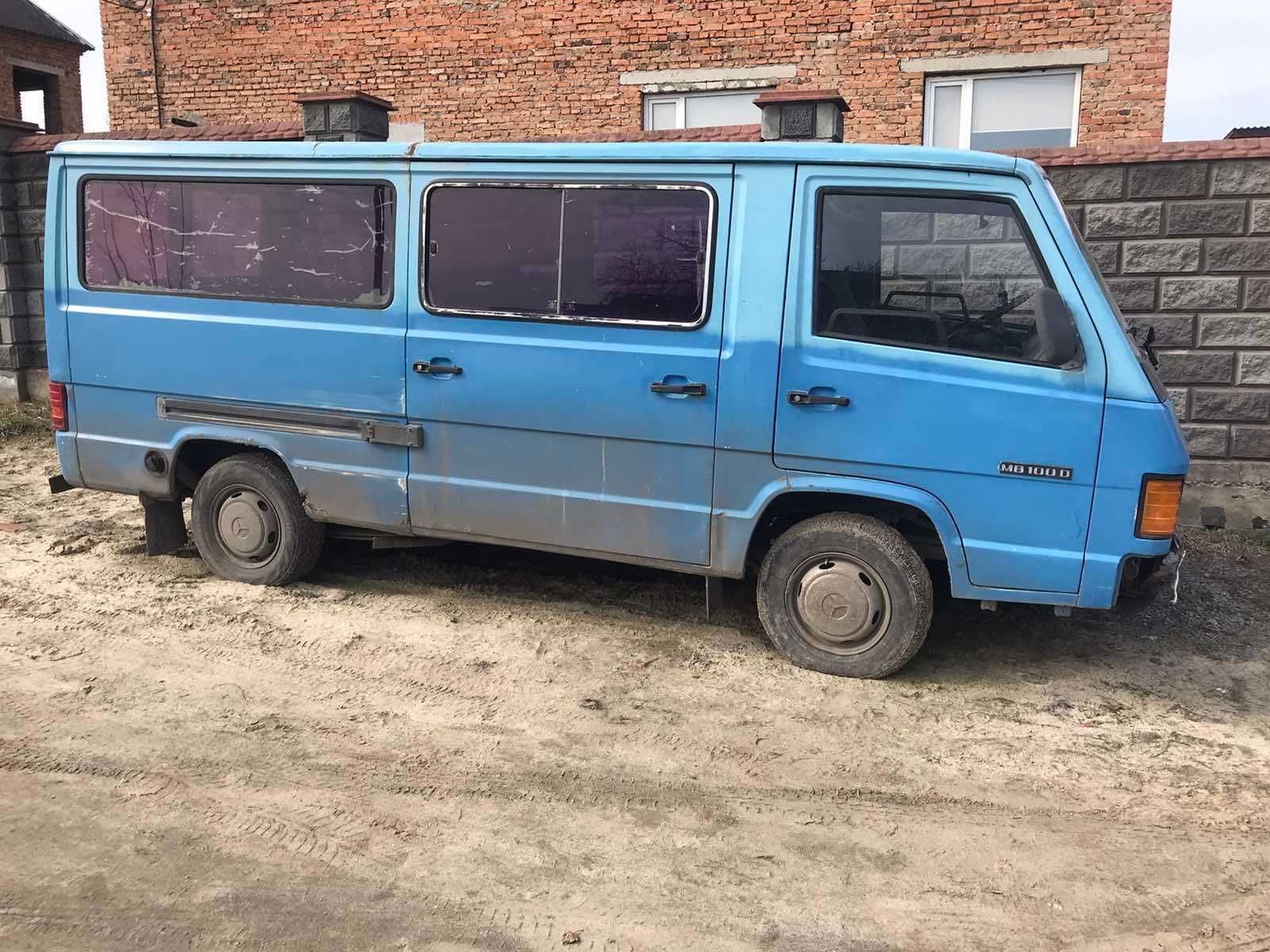 Продам  бус MERSEDES-BENZ МВ-100