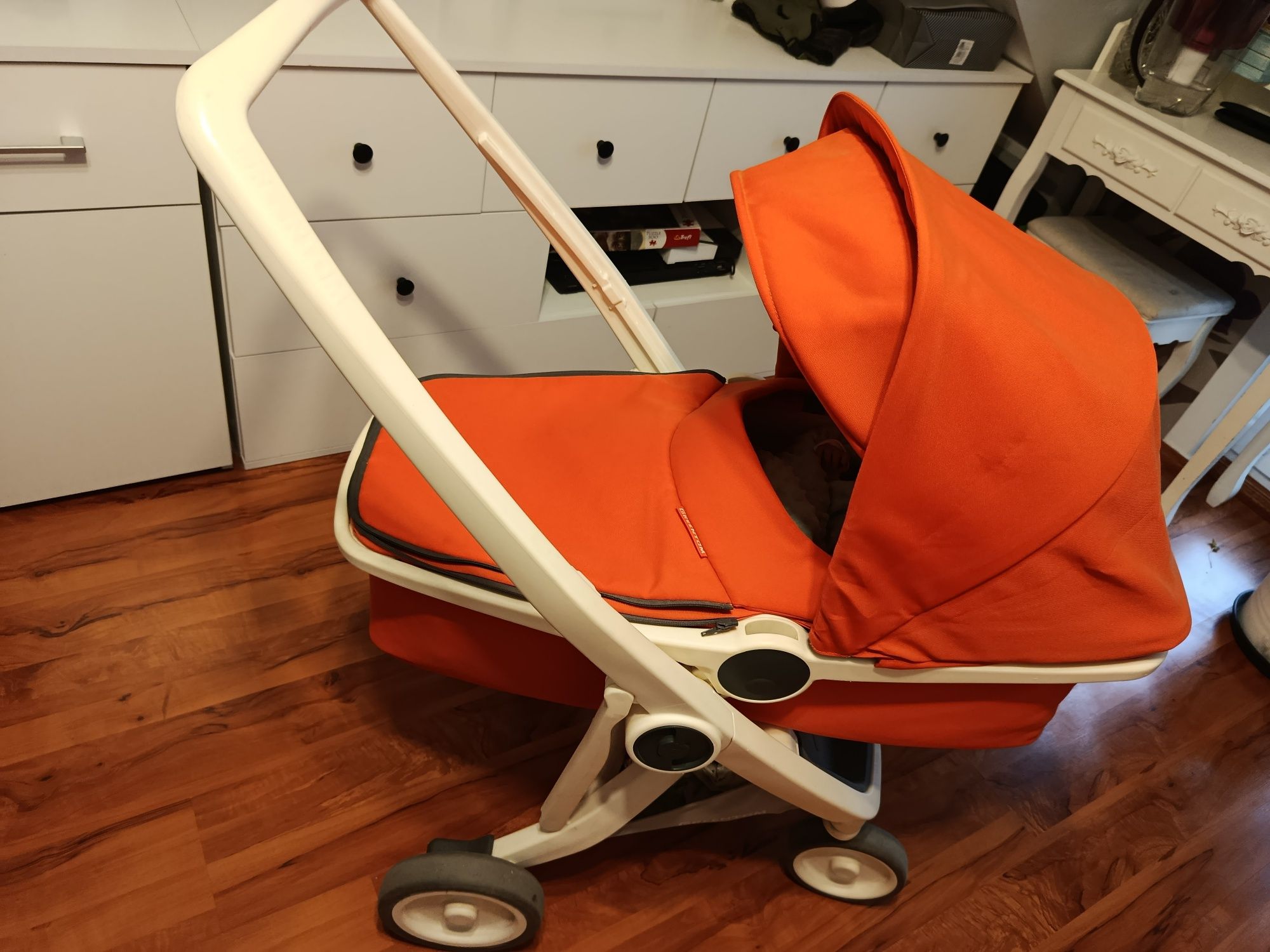 Wózek greentom Carrycot.  stan dobry normalne ślady użytkowania .