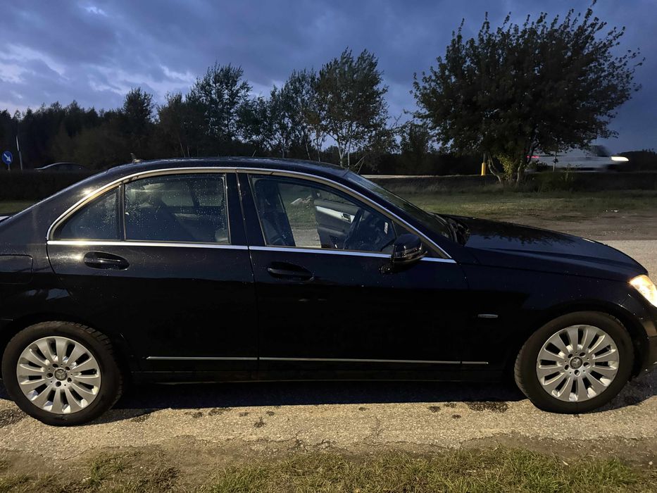 Mercedes-Benz C200 CGI W204 1.8 Benzyna Coupé 2010 Idealny stan