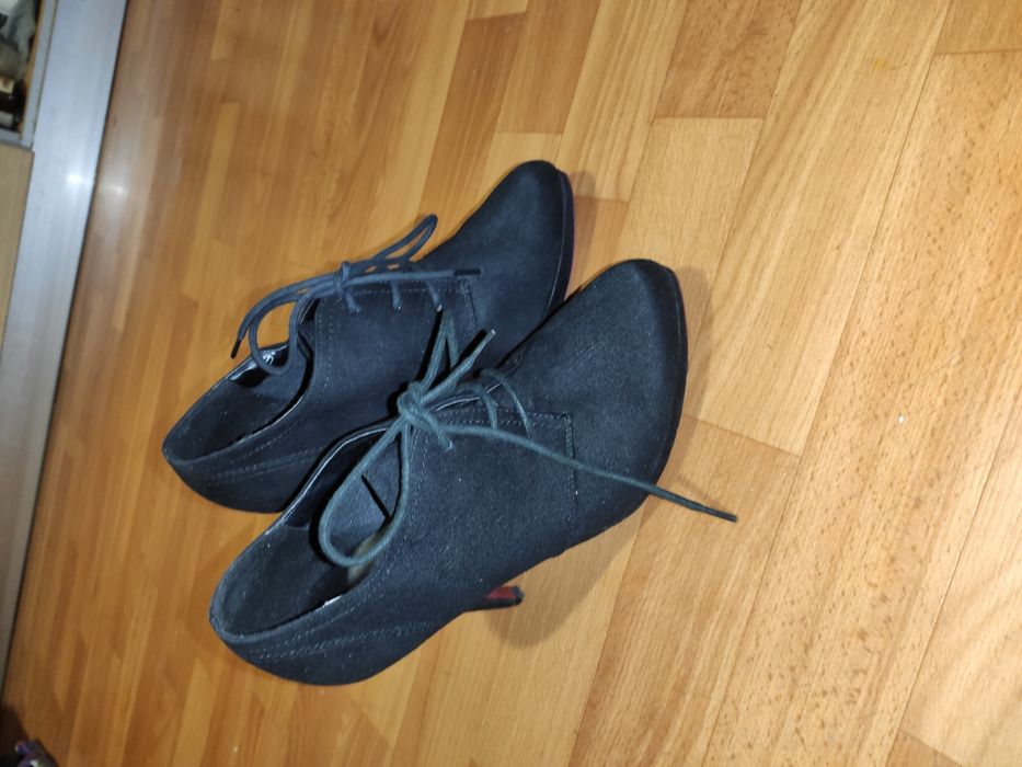 Продам ботильоны размер 39-40