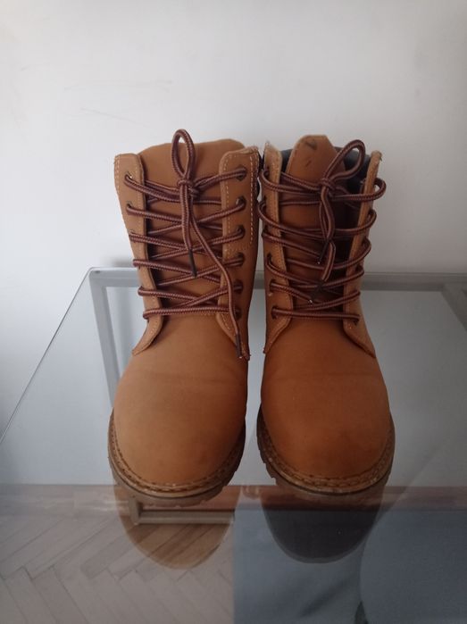 Чоботи зі штучного нубука