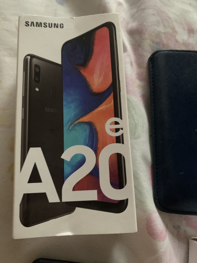 Samsung A20e - Como Novo