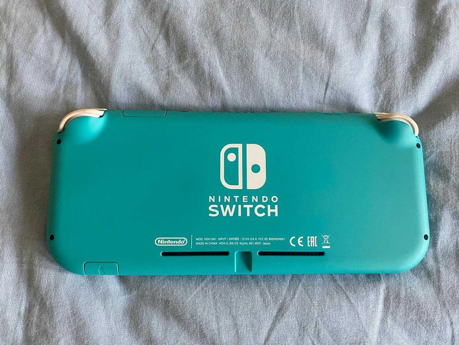 Nintendo Switch Light + Animal Crossing + Capa Protetora