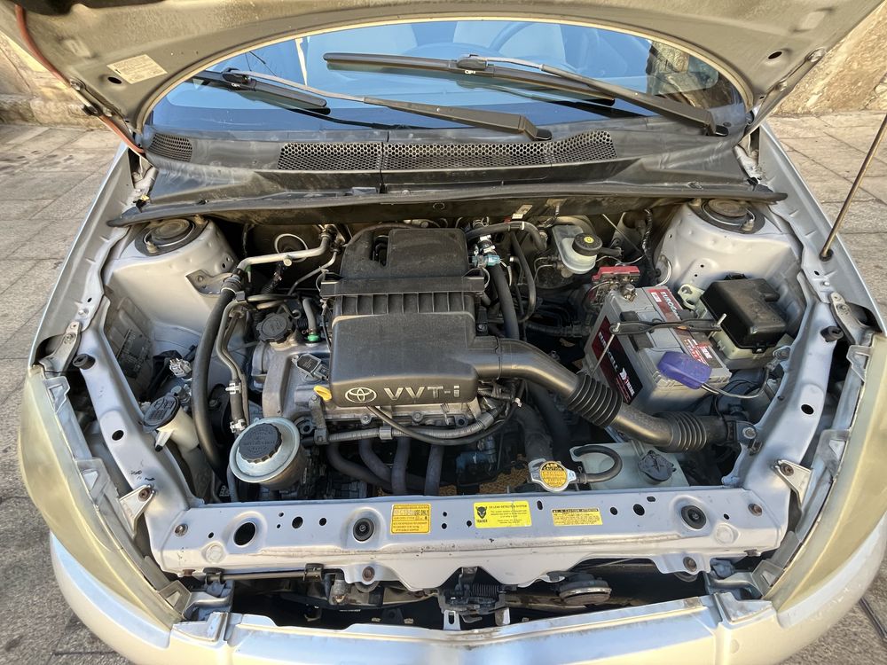 Vendo Toyota yares do ano 2000