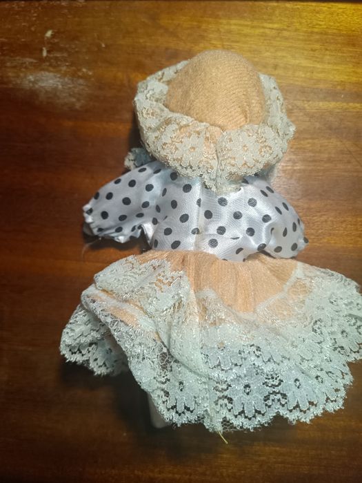 3 bonecas de porcelana