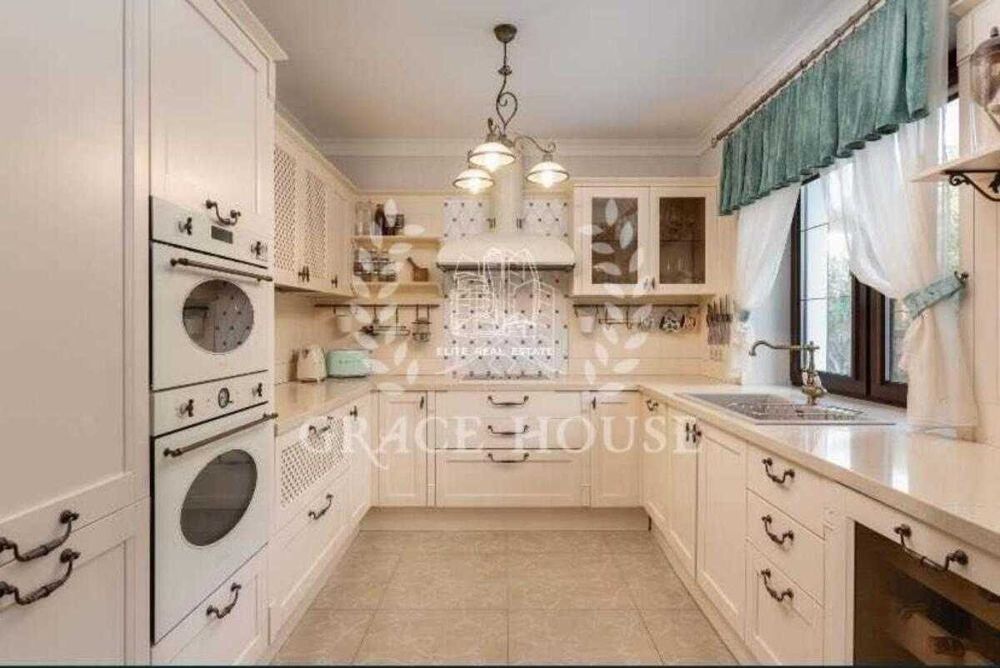 Продаж будинку Русанівські сади 4 кімнати 250 м² автономий СЕС (15КВТ)