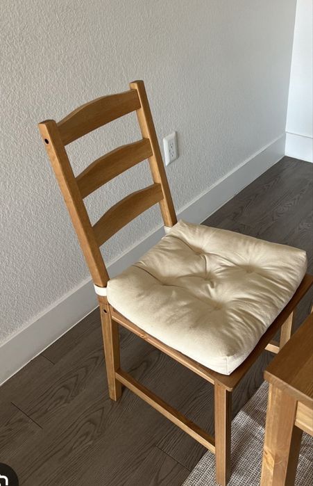 Zestaw Stół drewniany ikea z 4 krzeslami