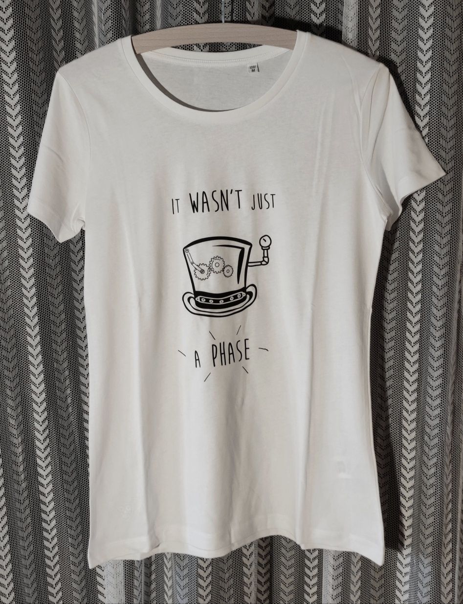 T-shirts  "Não Era Apenas Uma Fase" brancas mulher