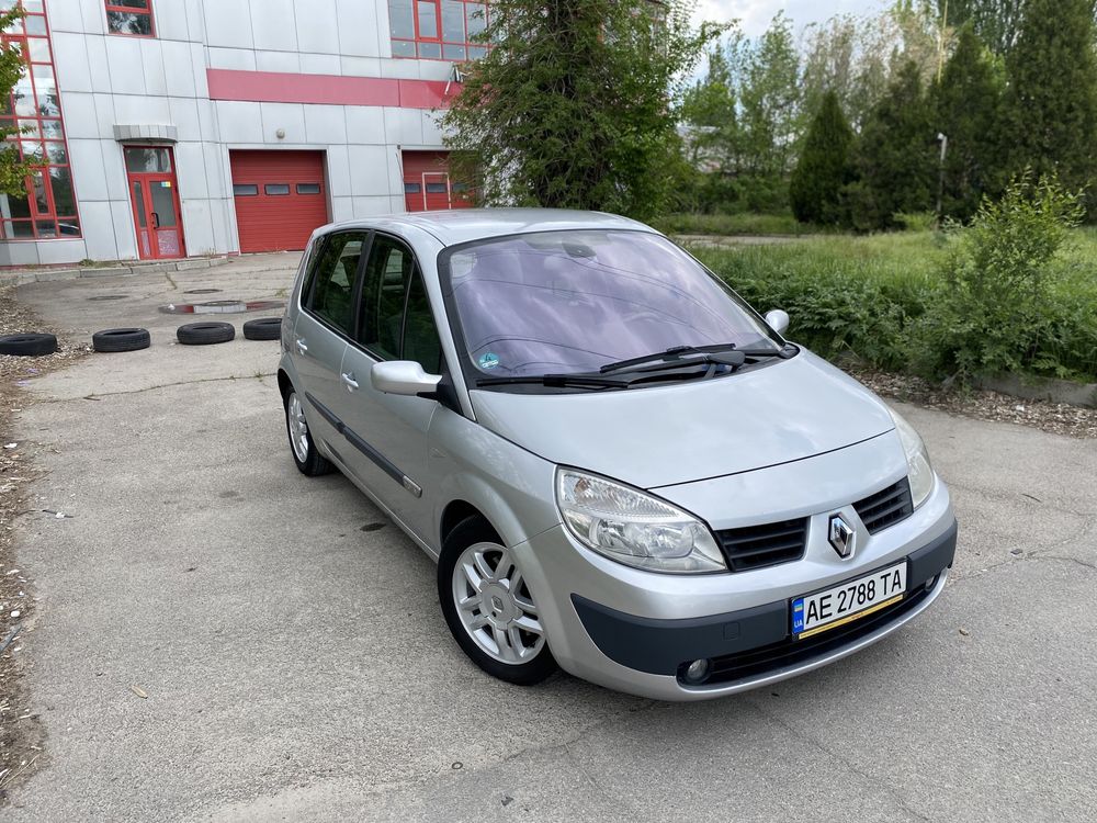 Renault Scenic 2 2.0 Бензин Автомат Обслужен