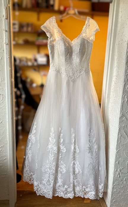 Suknia ślubna księżniczka, rozkloszowana