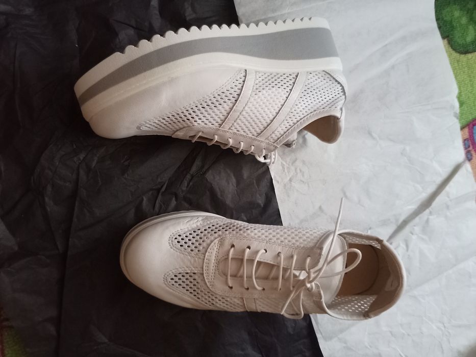 Heine skórzane ażurowe buty na platformie 5 cm rozmiar 35 wkładka 22,7