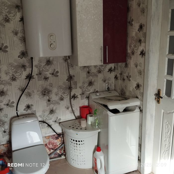 Продам полдома в Коростене.