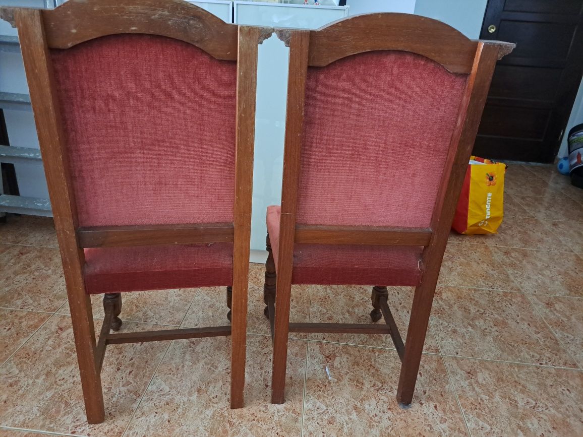 Cadeiras em veludo
