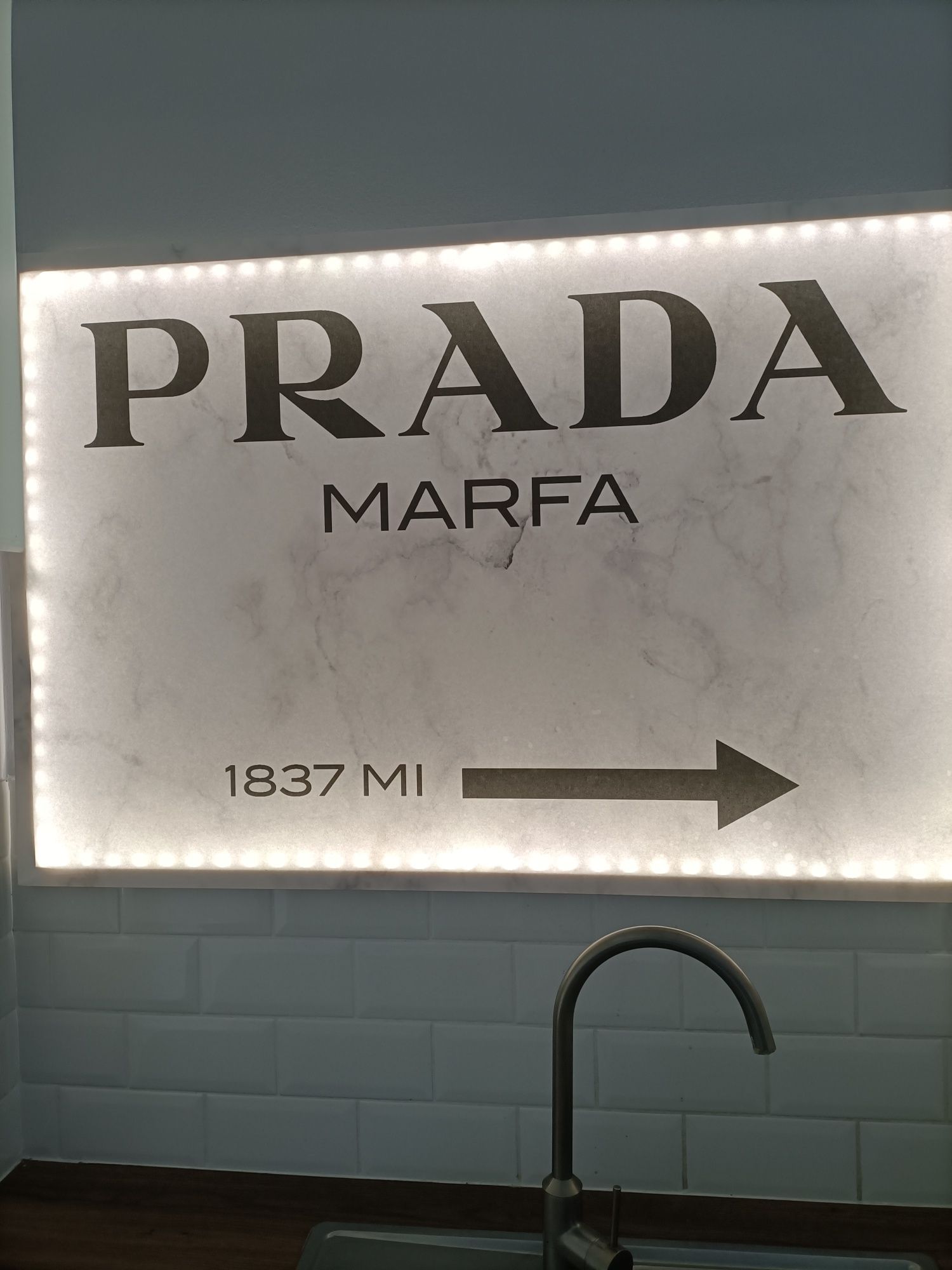 Obraz  podświetlany led na prad