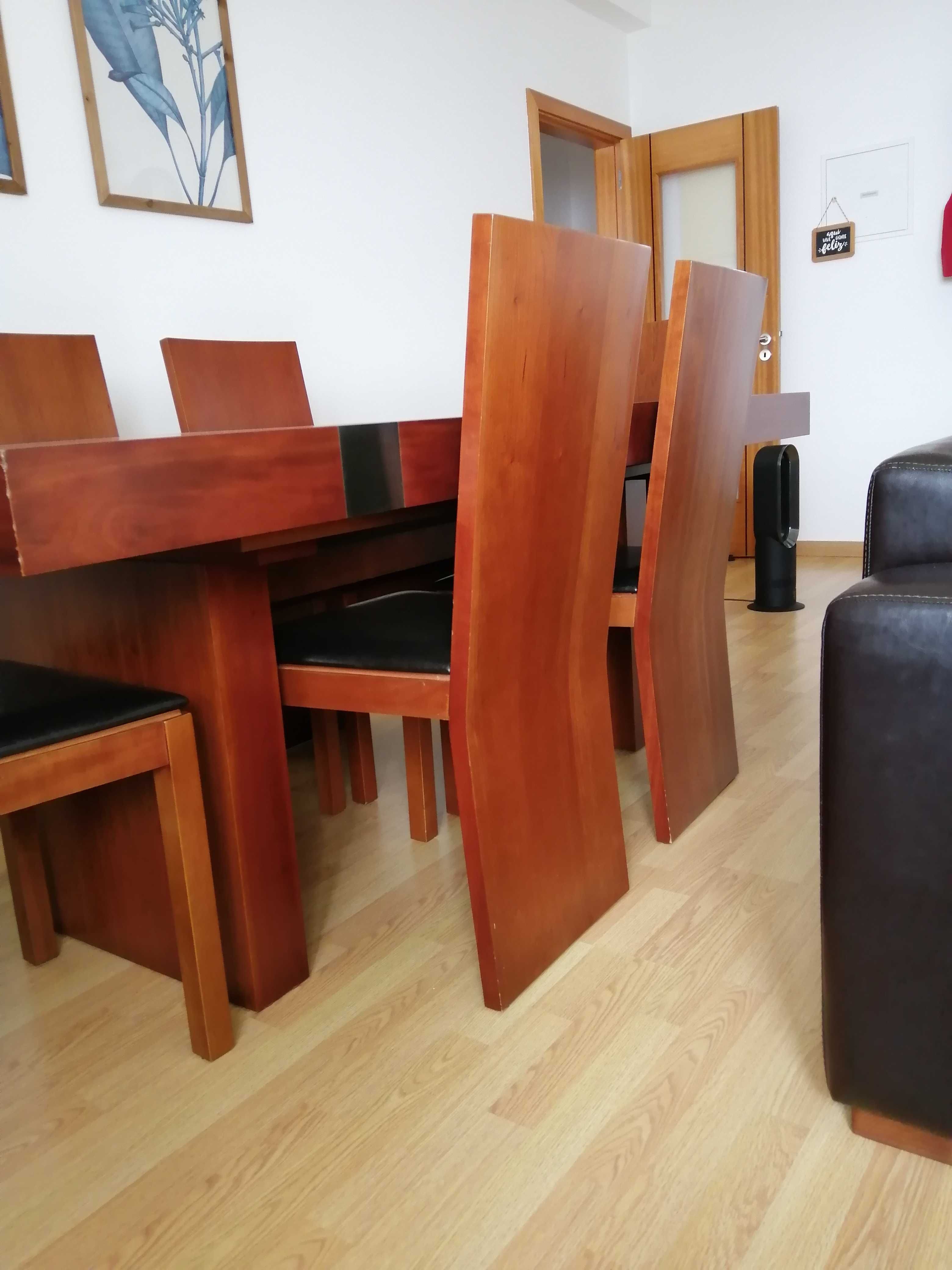 Mesa de Sala + 6 Cadeiras