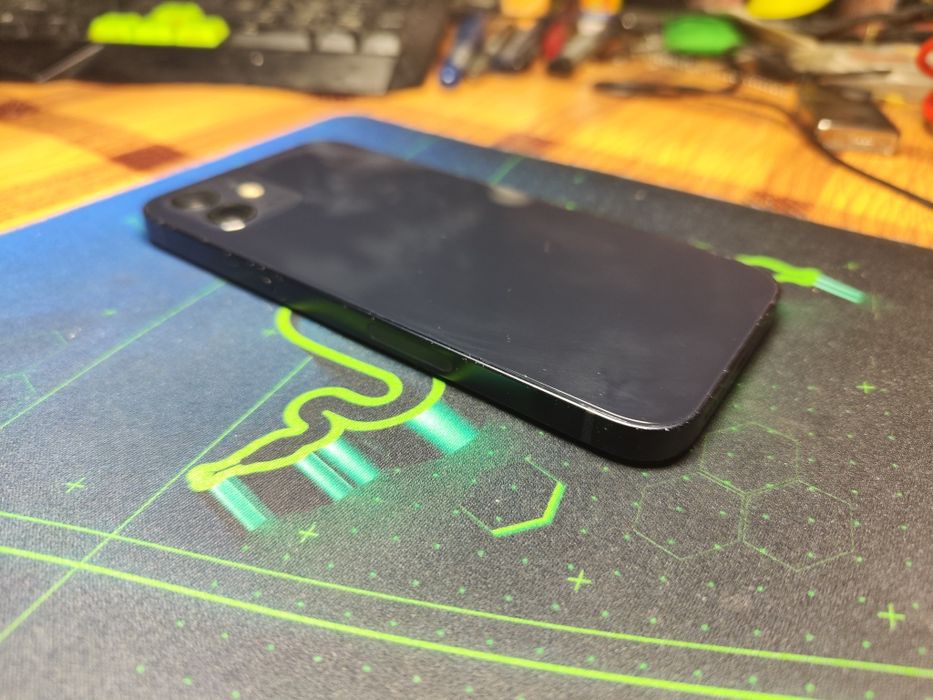 Apple 12 iCloud заблокований