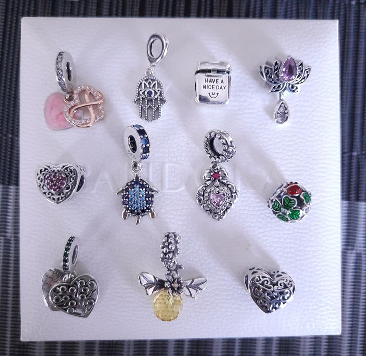 Charms e Colar Moments Pandora