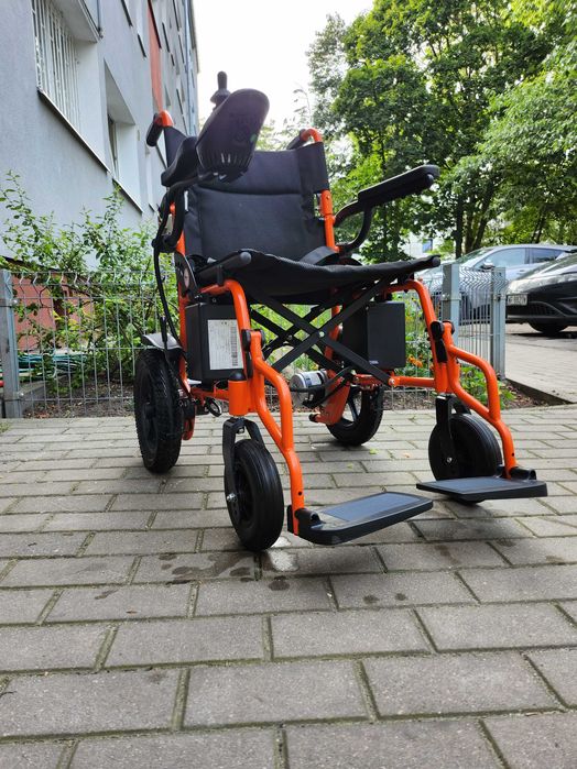 Elektryczny wózek inwalidzki Asmedi – jak nowy!