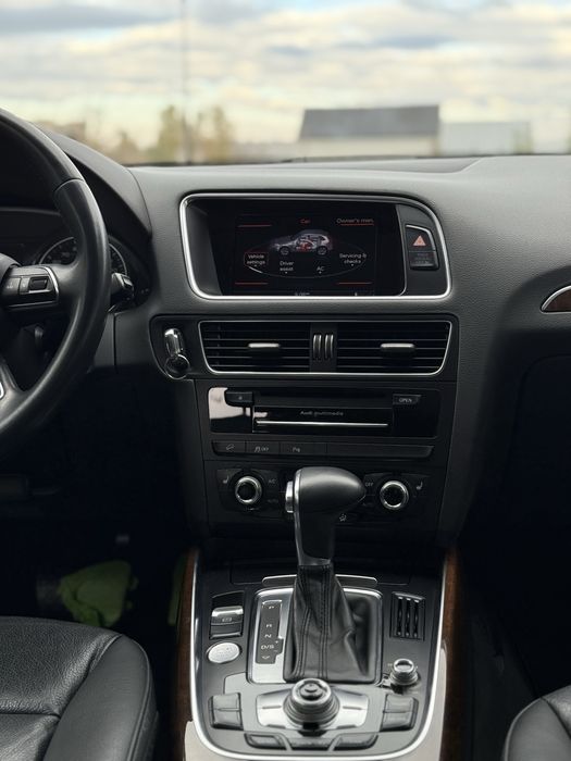 Продаж Audi Q5 2015року