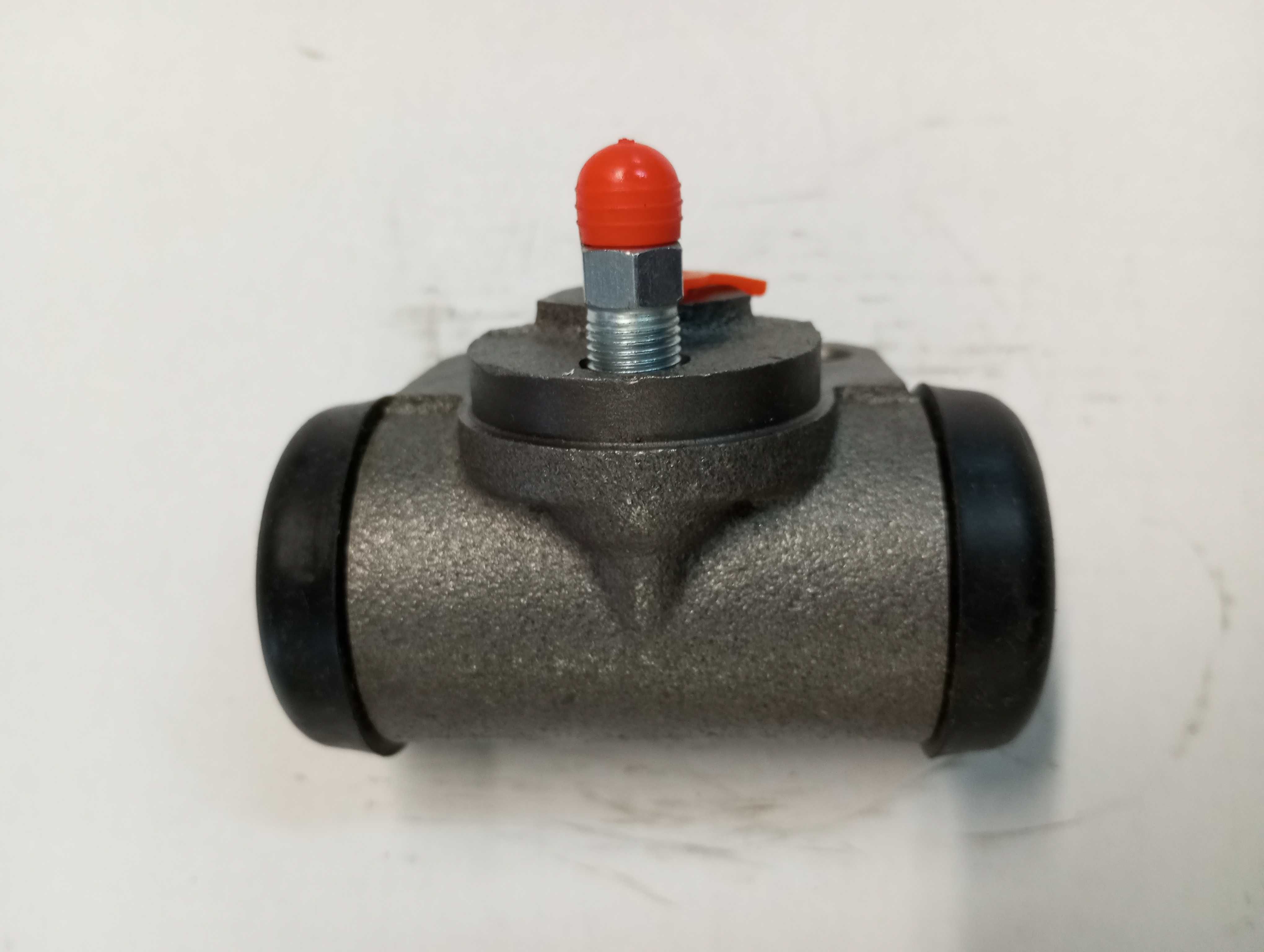 GAZELA Cylinderki Hamulcowe Tylne Cylinderek GAZ