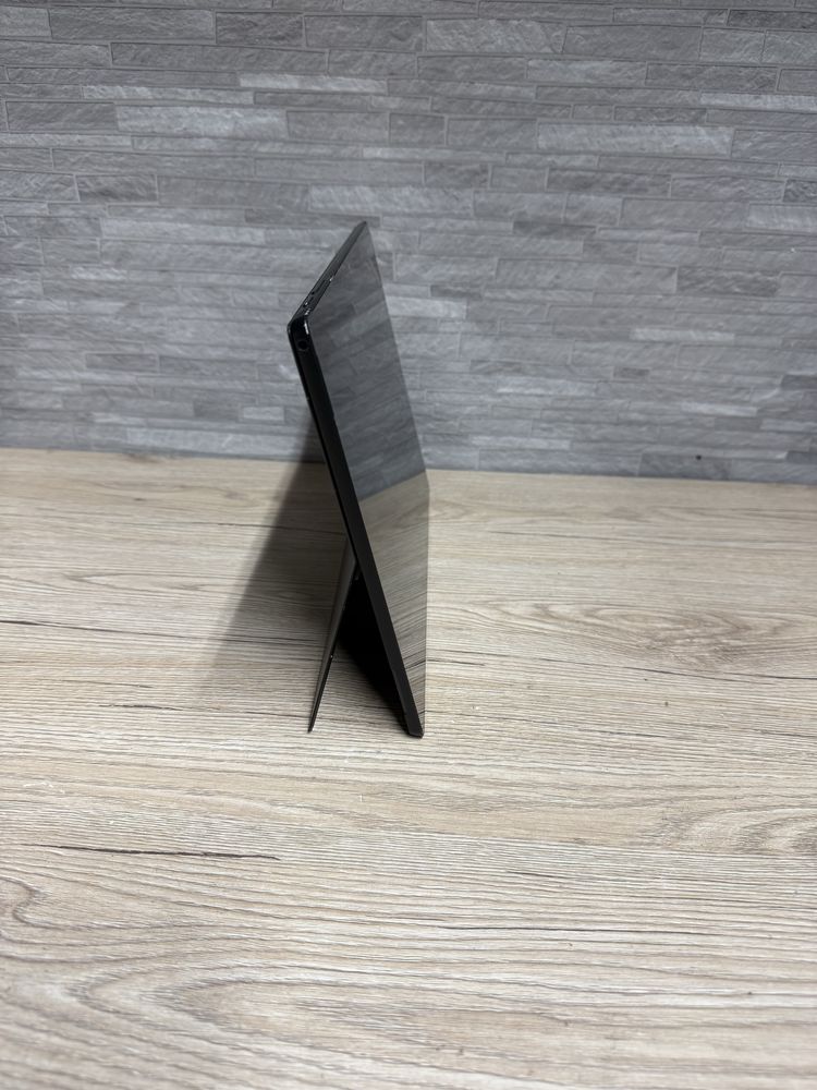 Microsoft Surface Pro 7 i5-10th/16/256gb/ на запчастини/ремонт