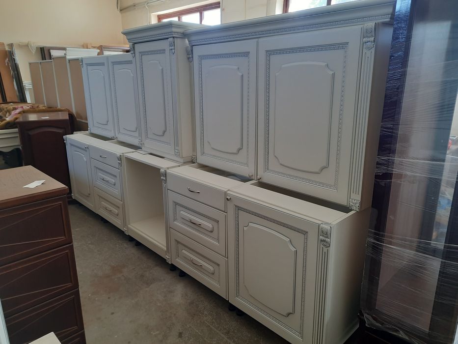 Кухня з натурального дерева