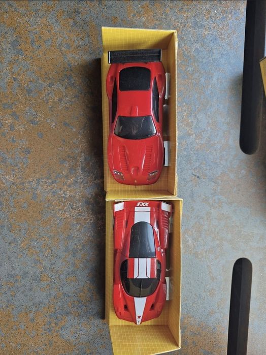 Модельки машинок Ferrari Shell V-Power
Колекційний стан, стояли закрит