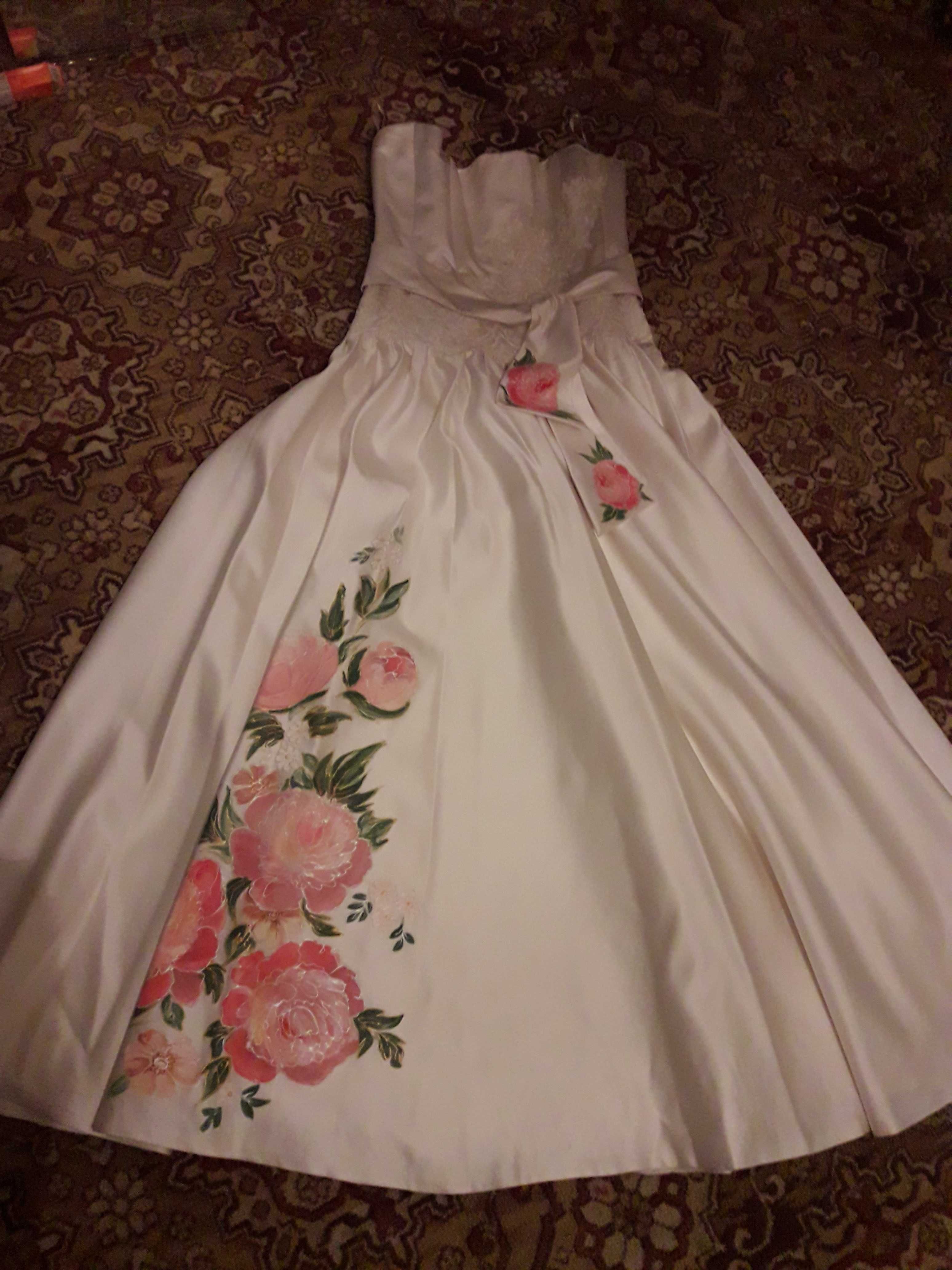 Продам дизайнерську весільну сукню
