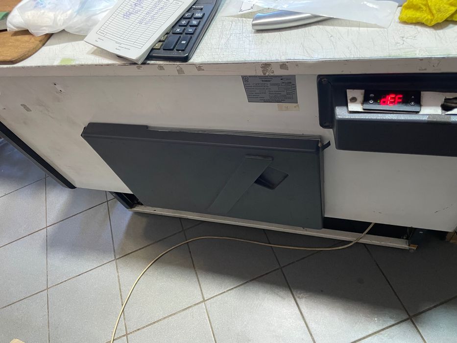 Продам холодильні вітрини