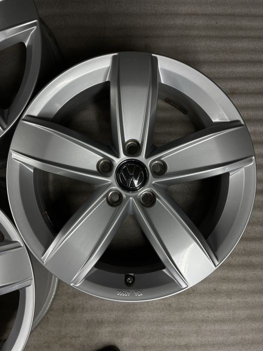 Диски R17 5x112 Et38 6.5J. VW Passat Golf Jetta Touran Caddy Skoda