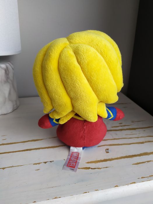 Kapitan Marvel maskotka pluszak przytulanka