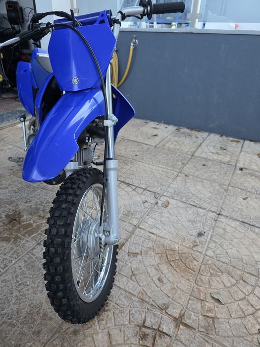 Yamaha TT-R110  com um motor a 4 tempos