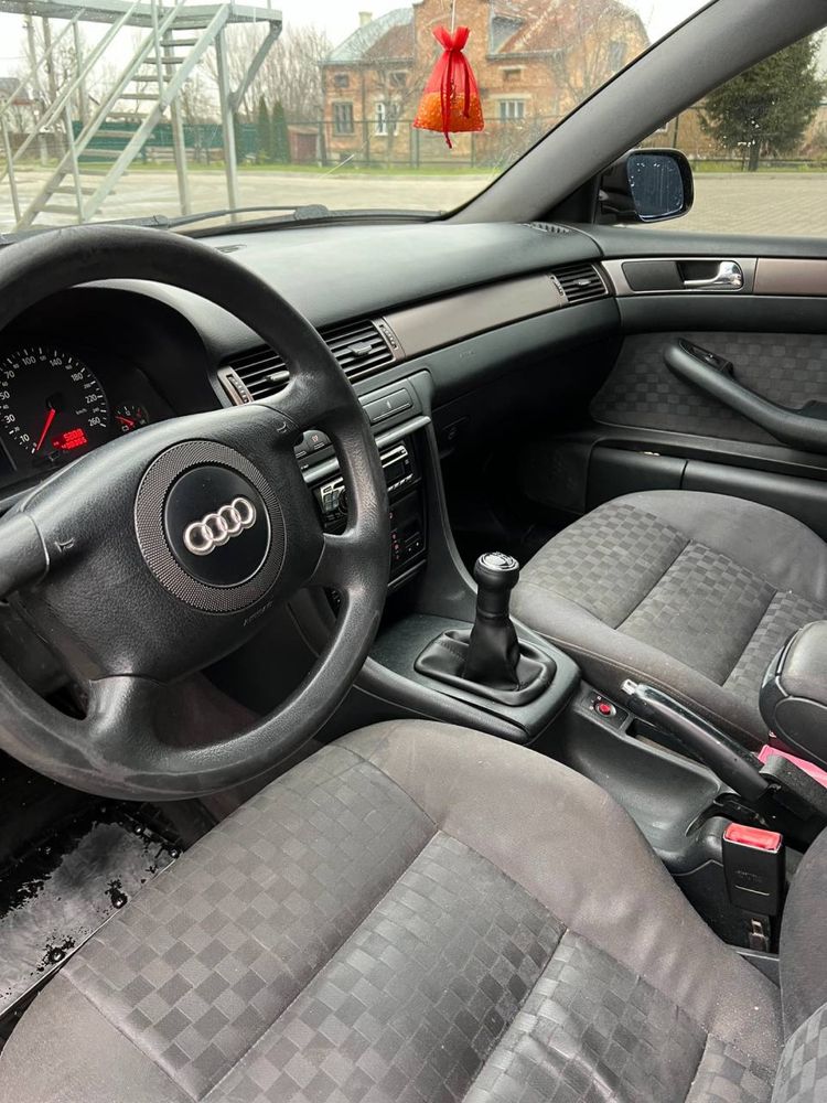 Продається чотка малишка Audi а6 с5