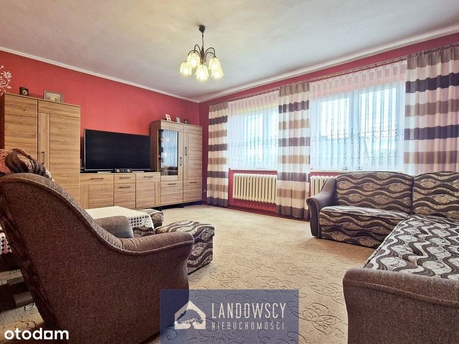 Ceglany dom w centrum wsi | 2 mieszkania