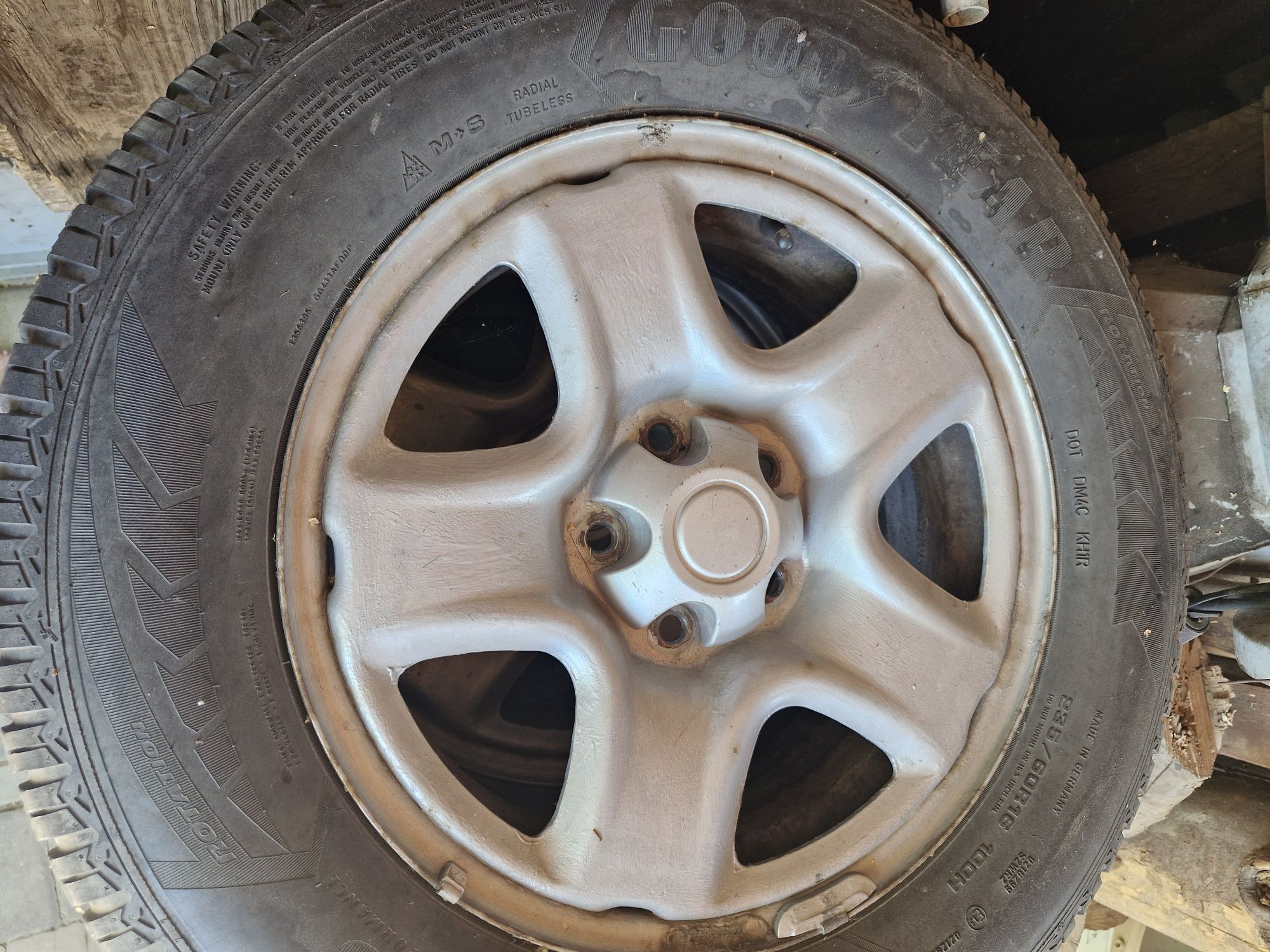 Koła opony felgi toyota rav4