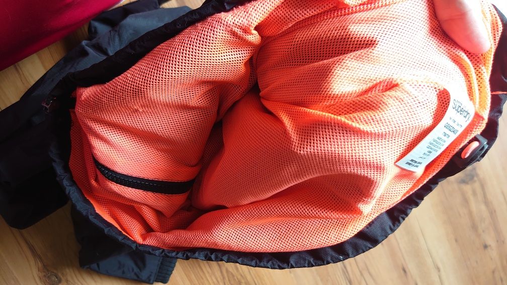 Superdry Wiatrówka damska S przez głowę czarna kurtka Windcagoule z ka