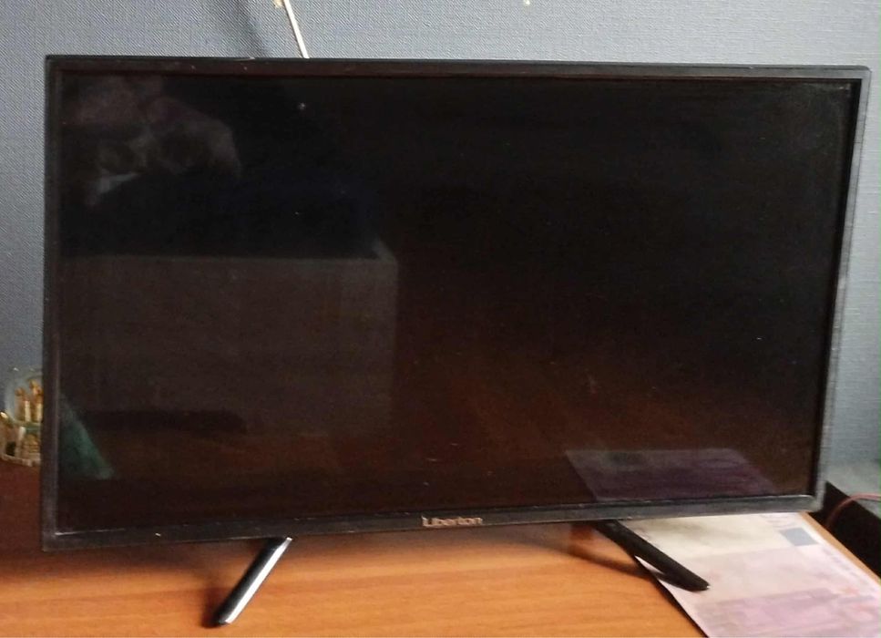 Телевізор Liberton 32
