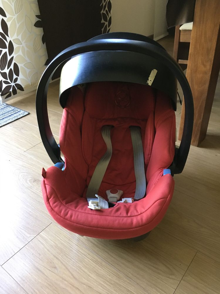 Fotelik samochodowy Cybex Aton 4 wraz z baza Isofix