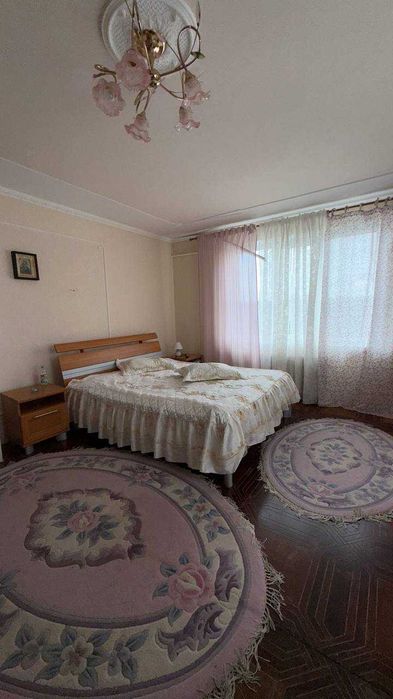 Продам великий будинок для дружньої родини