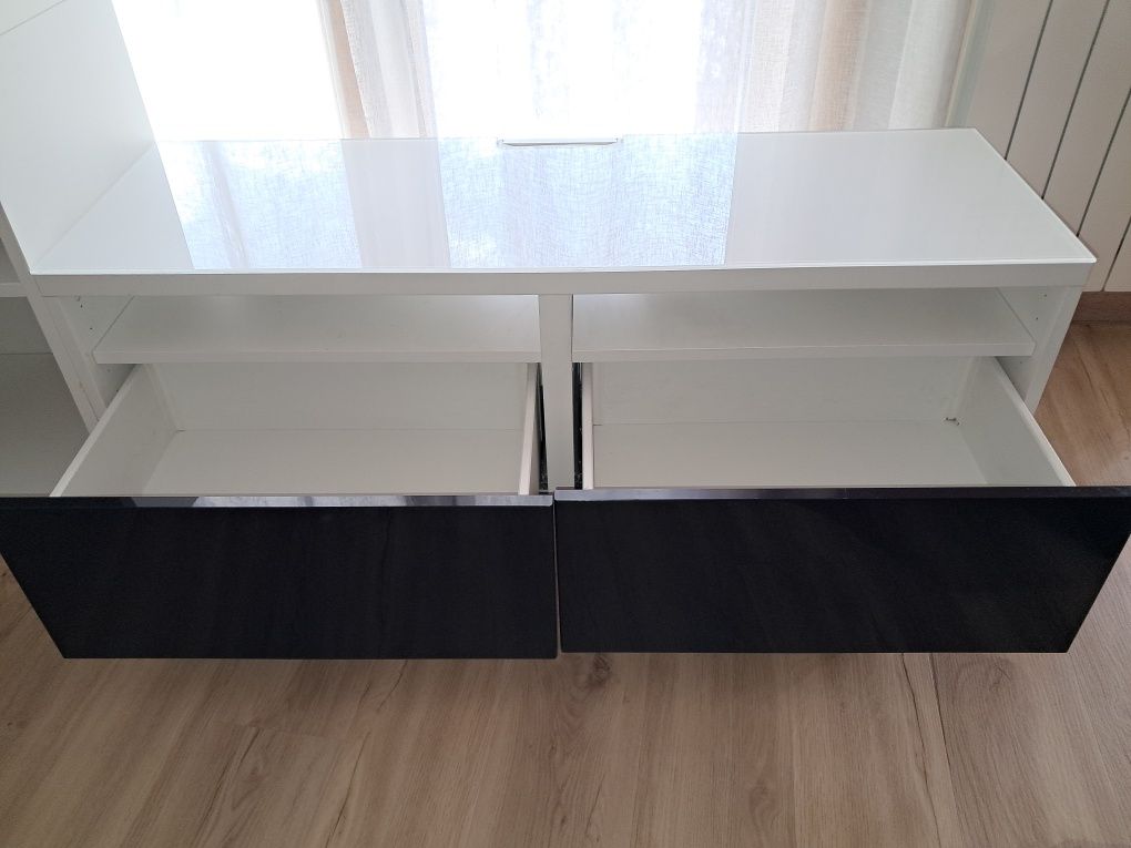 Movel Tv Ikea tampo em vidro branco
