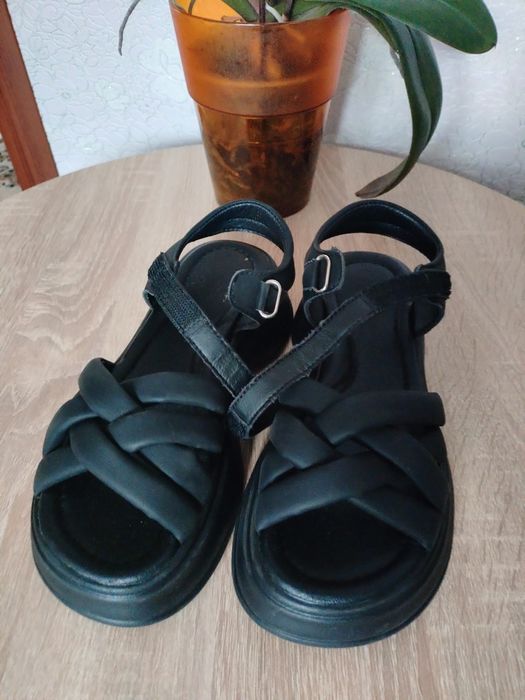 Продам дитячі босоніжки!