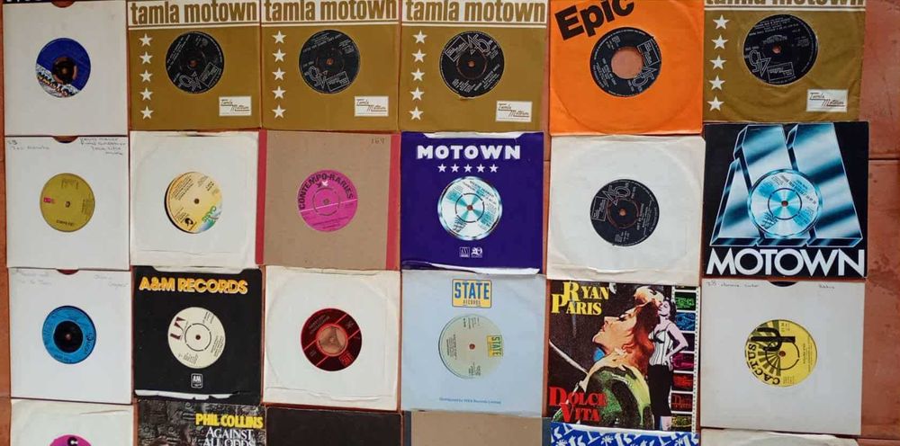 Vini's Musica Single's Antigos - Anuncio 1/2