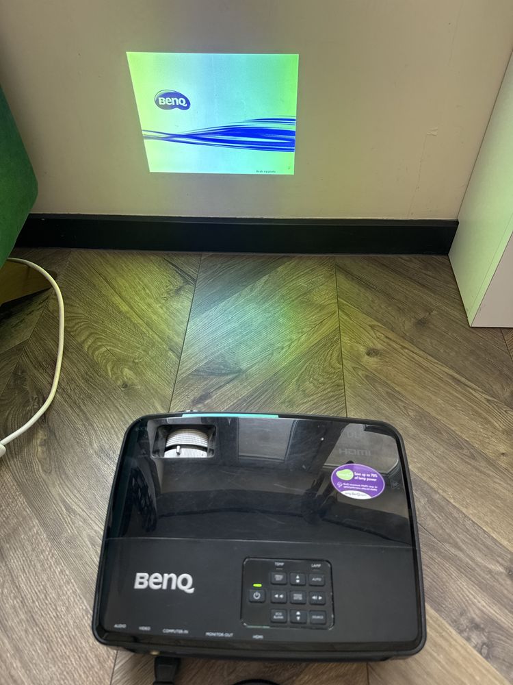 Projektor Benq model MX518