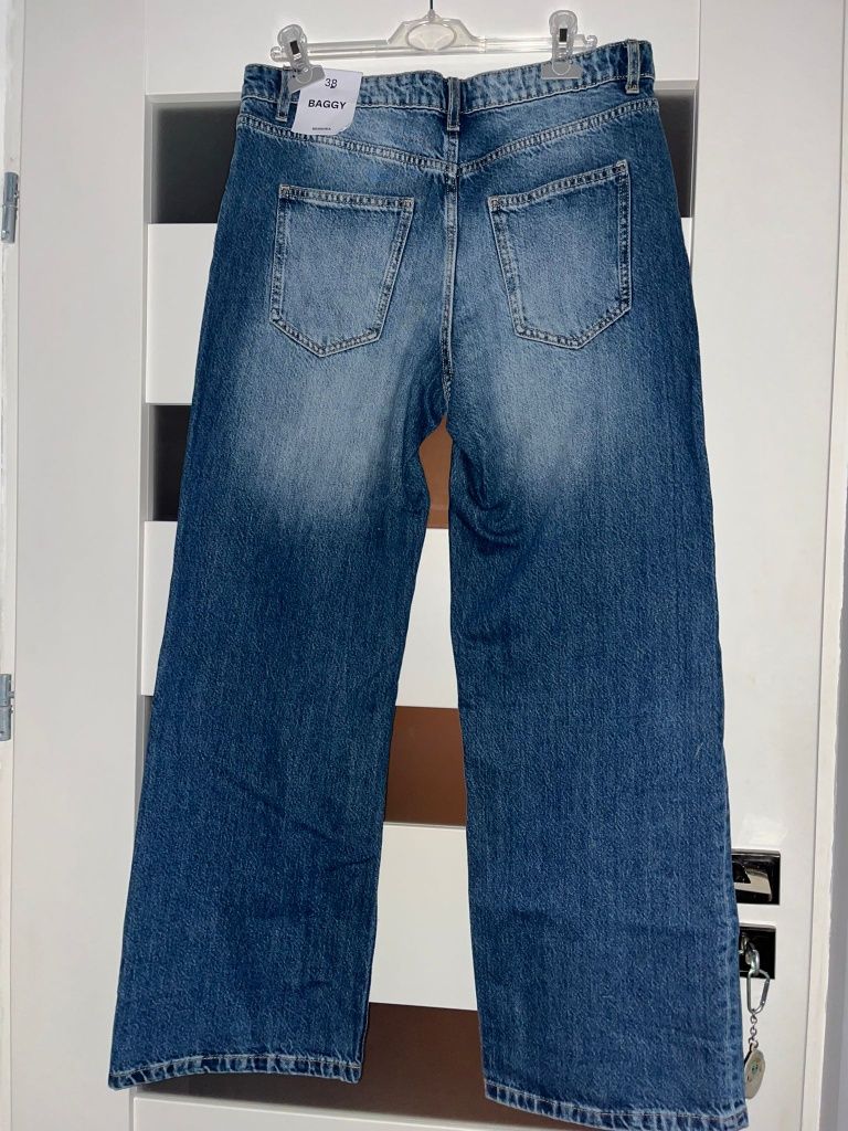Bershka, granatowe spodnie baggy