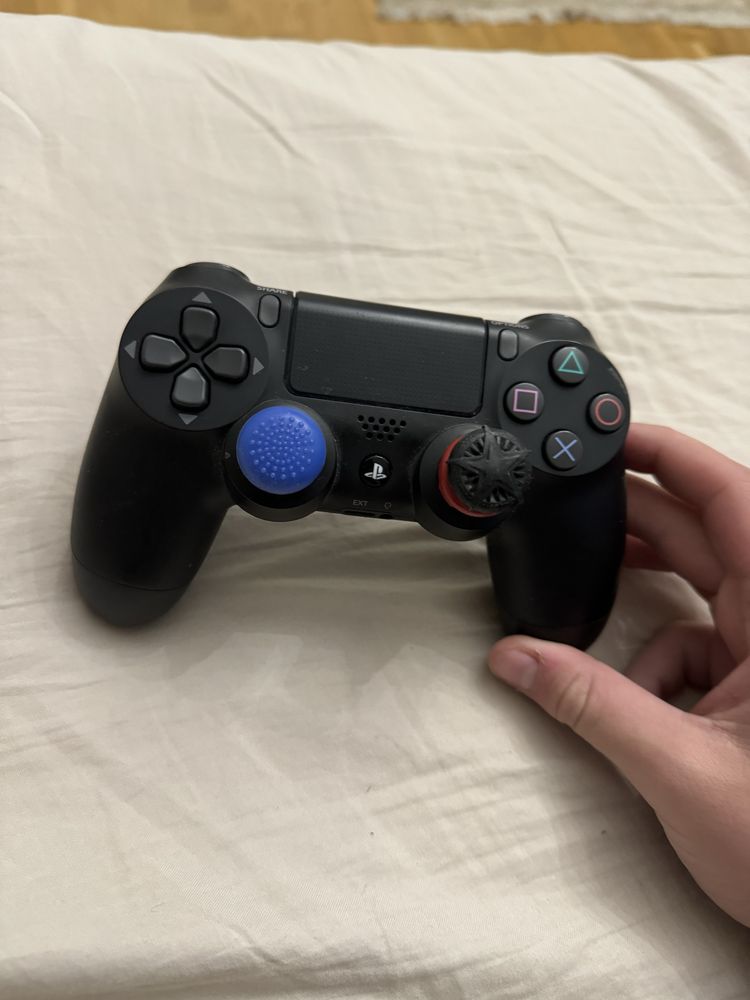 Dualshock 4 контроллер