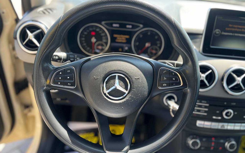 Mercedes-Benz B 180 2015