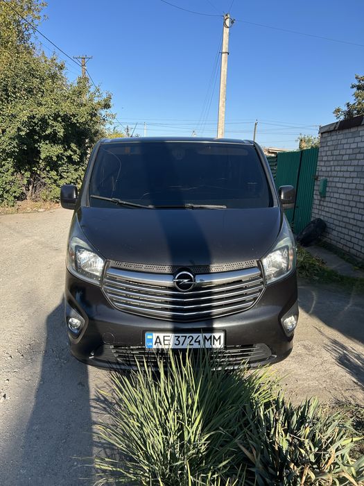 Опель Виваро битурбо