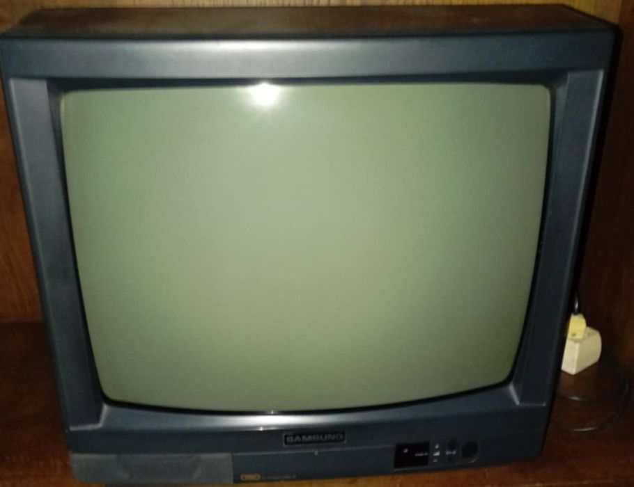 Conjunto TV video Sony e 16 filmes Adultos