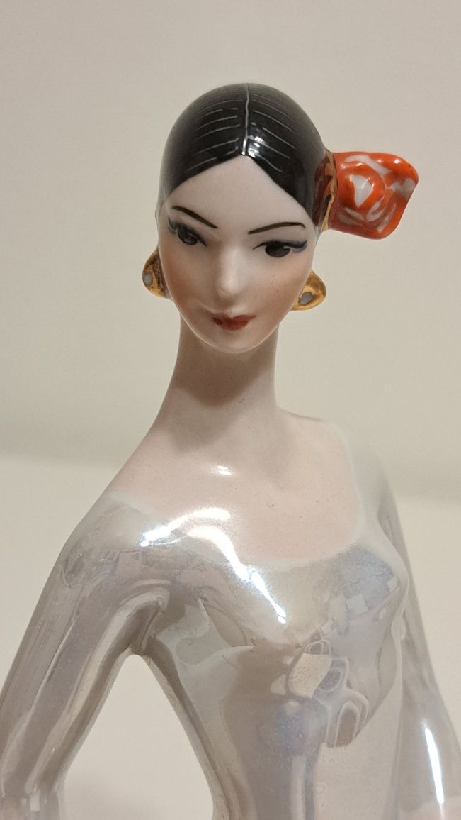 Porcelanowa figurka tancerki flamenco