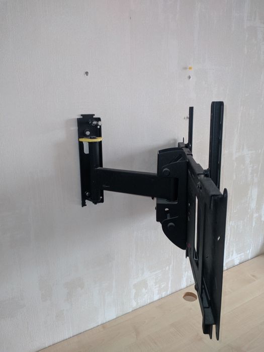 Кріплення для телевізора